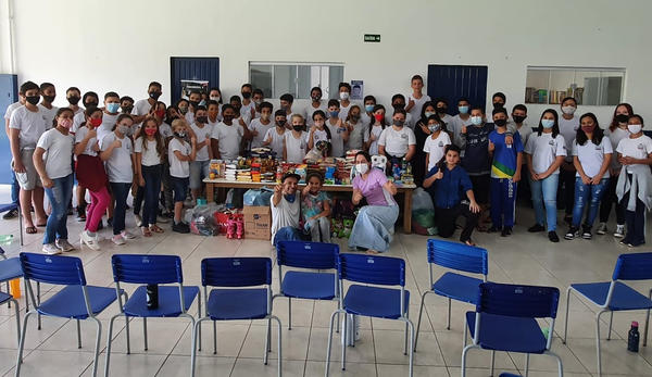 Sorriso: Professores e alunos, da Escola Caravágio, realizam ação humanitária de ajuda a venezuelando refugiado; Miguel é pedreiro e precisa de emprego